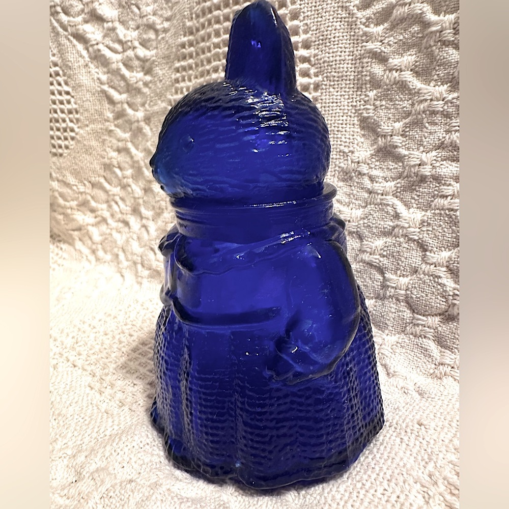 Cobalt Blue Glass Mama Bunny Rabbit Jar In Apron… Cottage  Farnhouse Easter - Picture 7 of 10